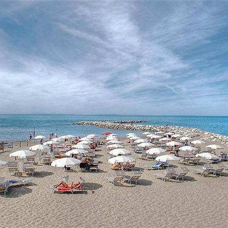 Hotel Stella Marina San Vincenzo Bagian luar foto