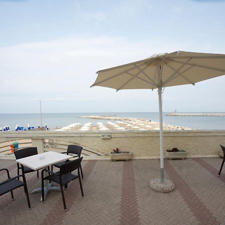 Hotel Stella Marina San Vincenzo Bagian luar foto
