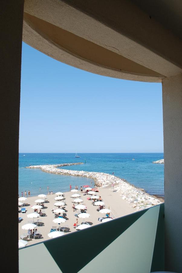 Hotel Stella Marina San Vincenzo Bagian luar foto