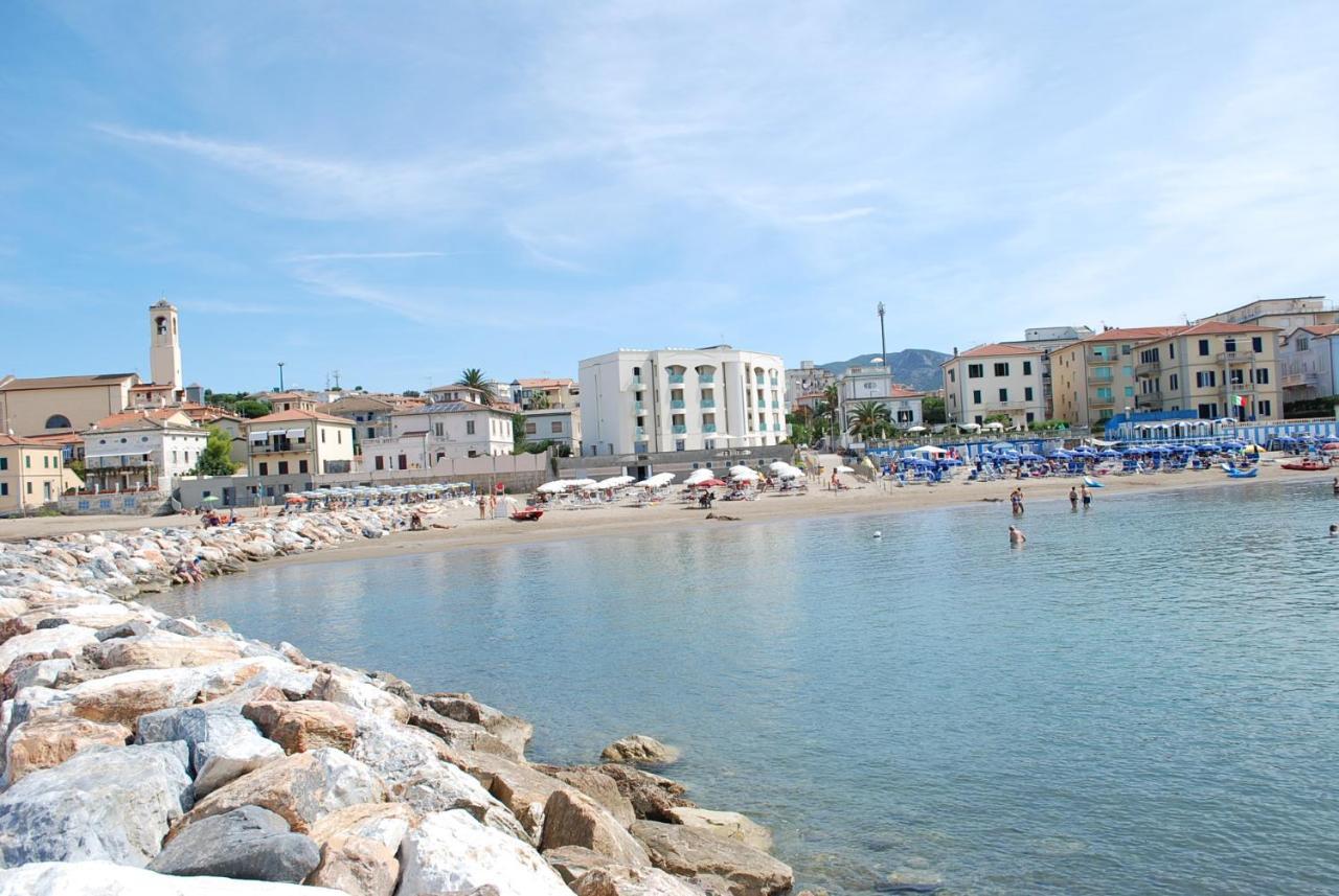Hotel Stella Marina San Vincenzo Bagian luar foto