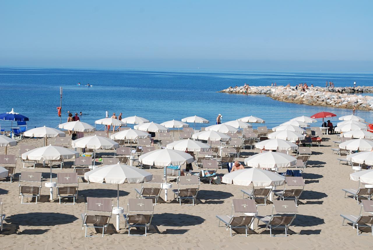 Hotel Stella Marina San Vincenzo Bagian luar foto