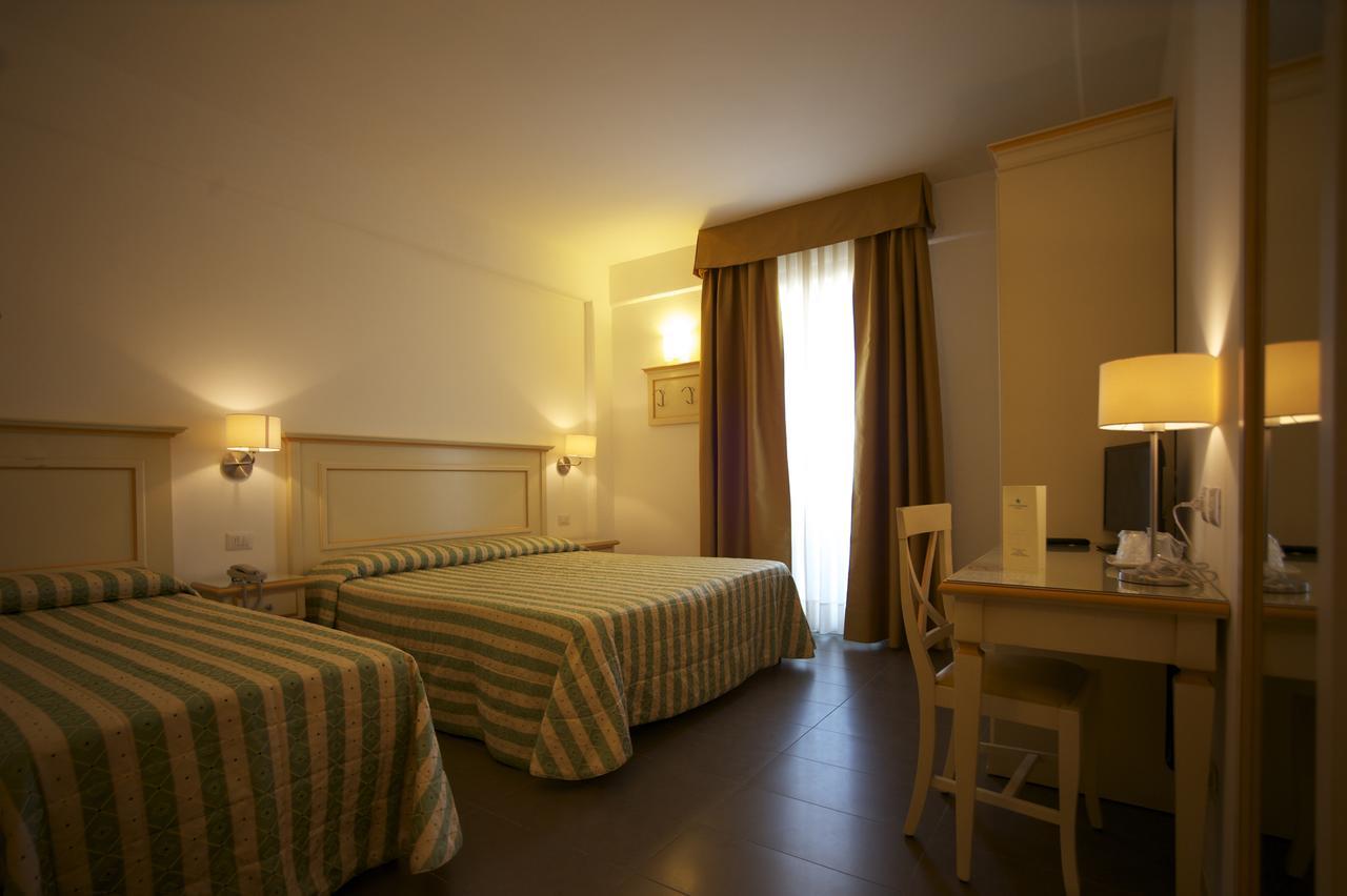 Hotel Stella Marina San Vincenzo Bagian luar foto